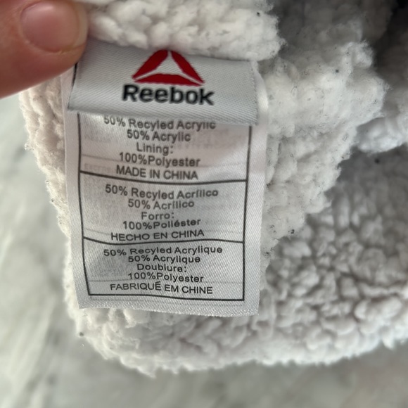 Reebok tuque - Picture 4 of 4